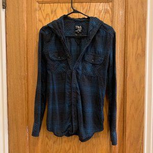 Aritzia (TNA) Boyfriend Fit Button Up